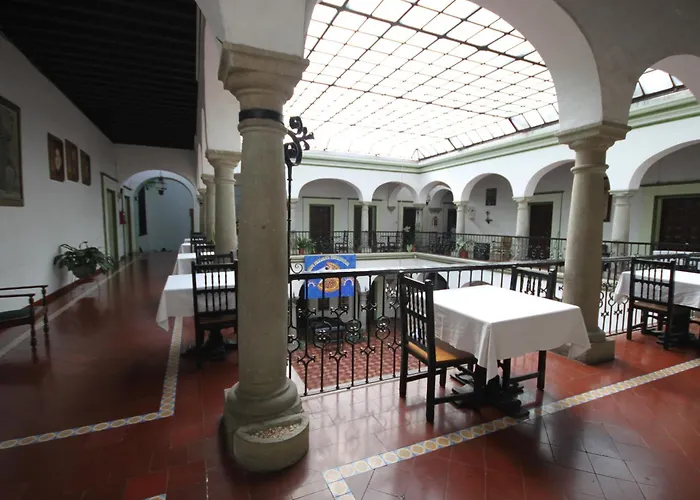 Hotel Monte Alban - Solo Adultos